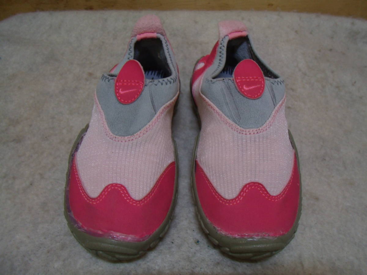 全国送料無料 ナイキ NIKE ACG 子供靴キッズベビー女の子 ピンク色 アクア サンダル スリッポンシューズ15cm_画像2