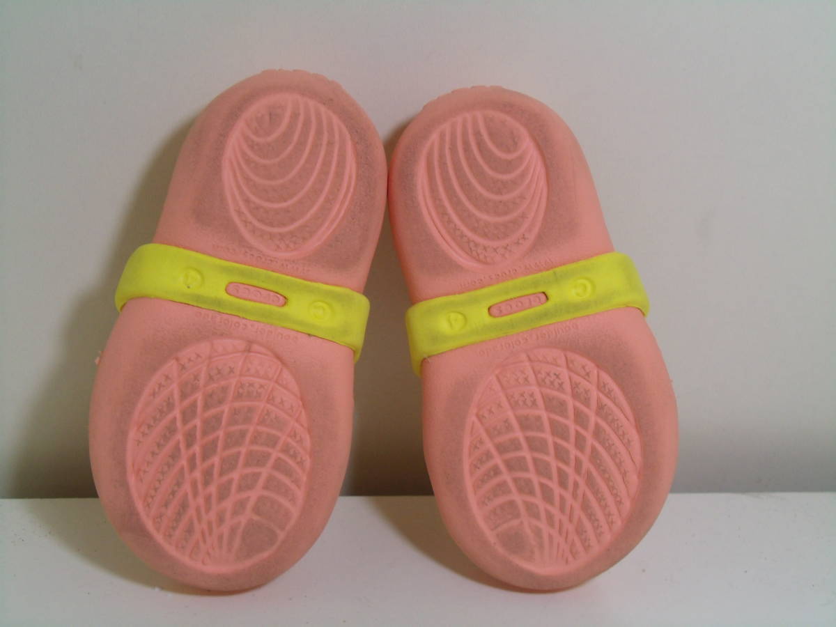 全国送料無料 美品 クロックス crocs 子供キッズベビー 花付き サーモンピンク色 ストラップ サンダル 12cm (C4)_画像6