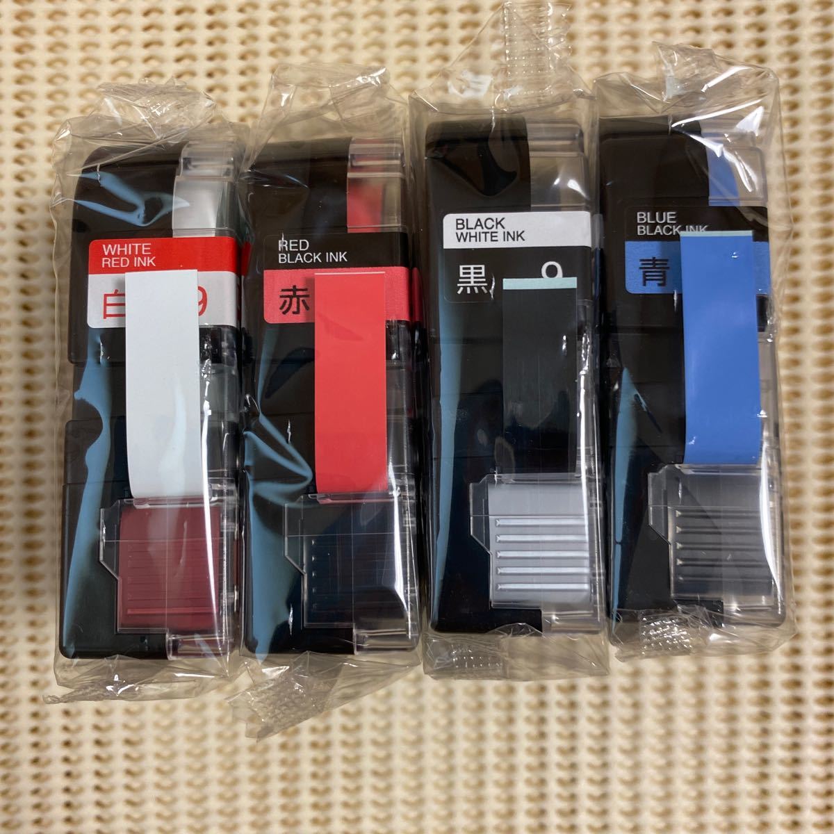 テプラPRO  テープ カートリッジ　9mm 青、赤、黒、白　4点【新品】