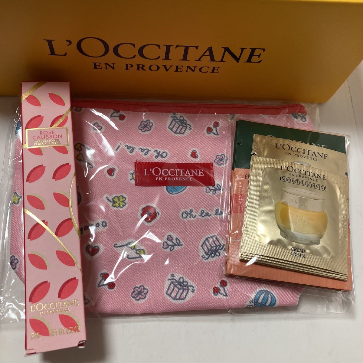 ロクシタン ハンドクリーム L''OCCITANE ギフトセット　ポーチ付き　箱入り　新品未開封