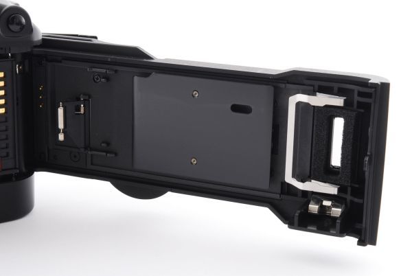 ☆光学超美品☆ CANON キヤノン EOS 3 ボディ フィルム一眼レフ ☆光学超美品☆ CANON キヤノン EOS 3 ボディ フィルム一眼レフ