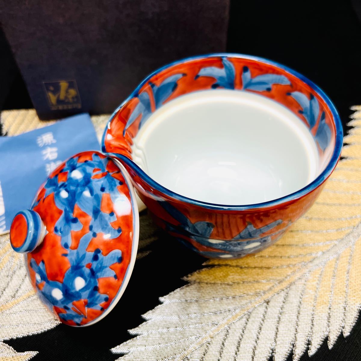 公式 【ほぼ未使用品】木箱付き 【有田焼・源右衛門】赤濃牡丹絵 飯碗