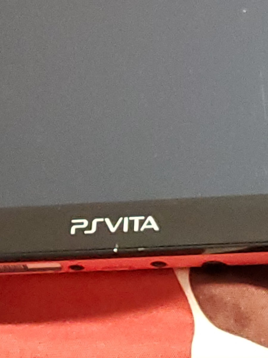 PS Vita PCH-2000ZA15  Wi-Fiモデル Pink/Black  PlayStation Vita