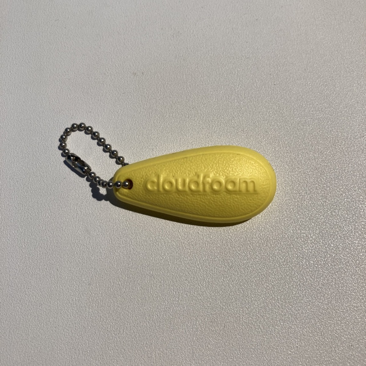アディダス キーホルダー adidas cloudfoam ストラップ 黄色 - 일본