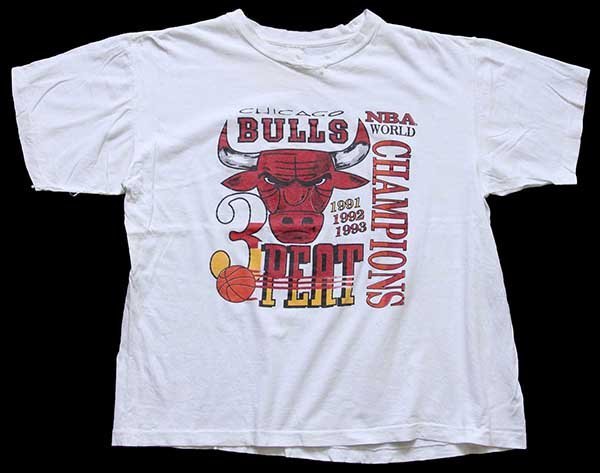 ★90s NBA CHICAGO BULLS シカゴ ブルズ 3PEAT コットンTシャツ 白 M★オールド ビンテージ ロゴ バスケ チーム スポーツ_画像2