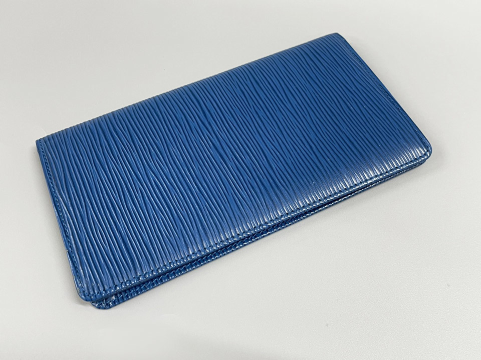 LOUIS VUITTON ルイ ヴィトン M63215 エピ ポルトカルトクレディ トレドブルー 札入れ 長財布 二つ折り(エピライン)|売買されたオークション情報、yahooの商品情報をアーカイブ公開 - オークファン(aucfan.com) LOUIS VUITTON ルイ ヴィトン M63215 エピ ポルトカルトクレディ トレドブルー 札入れ 長財布 二つ折り(エピライン)|売買されたオークション情報、yahooの商品情報をアーカイブ公開 - オークファン(aucfan.com)