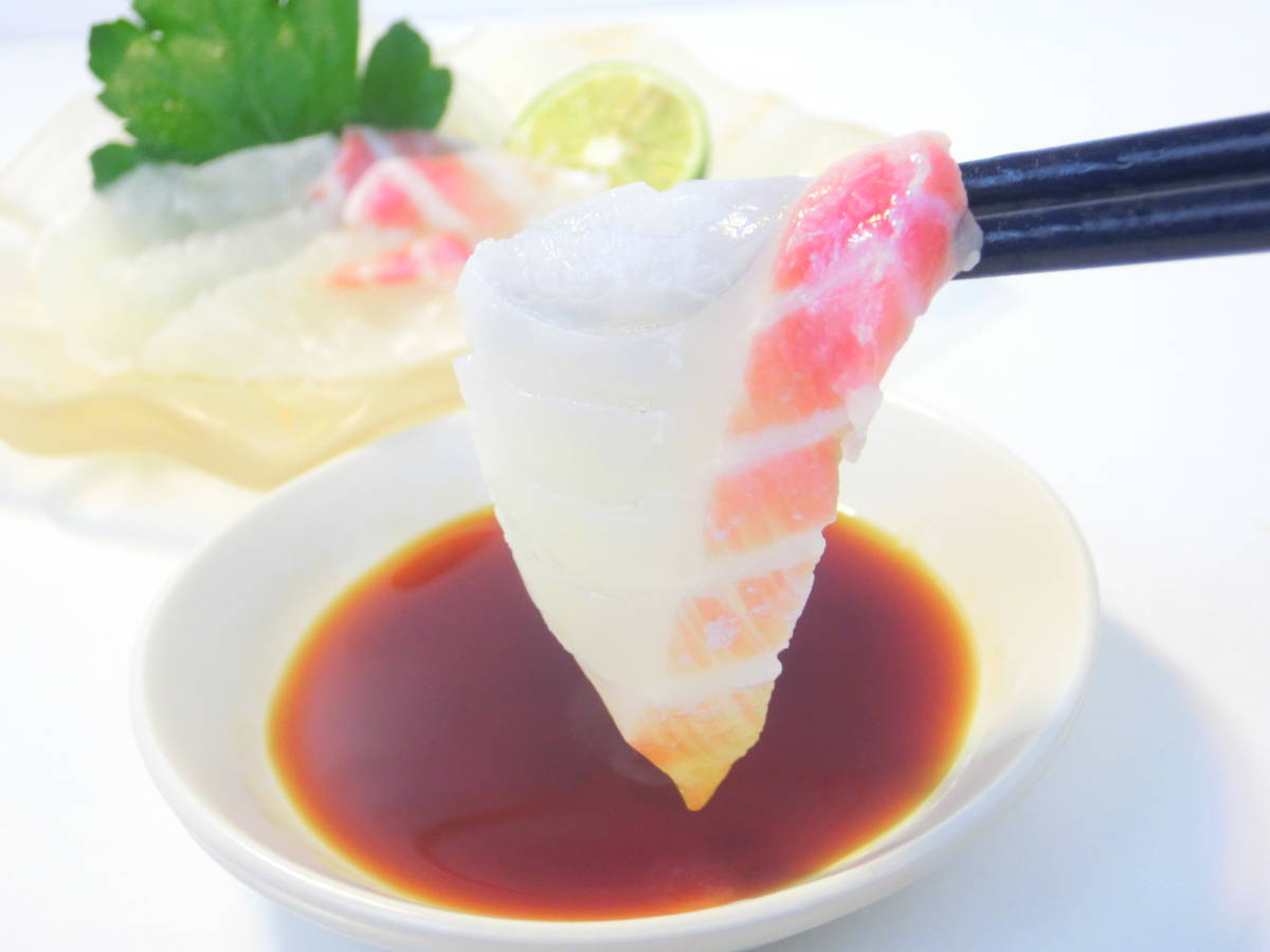 愛媛県産 真鯛スライス 鮮度抜群で解凍後 お刺身でお召し上がり出来ます 1Ｐ4枚入りです_旨味と甘味がほどよく口の中に広がります。