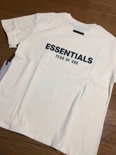 今季 FOG ESSENTIALS エッセンシャルズ バックロゴTシャツ ラバーロゴ