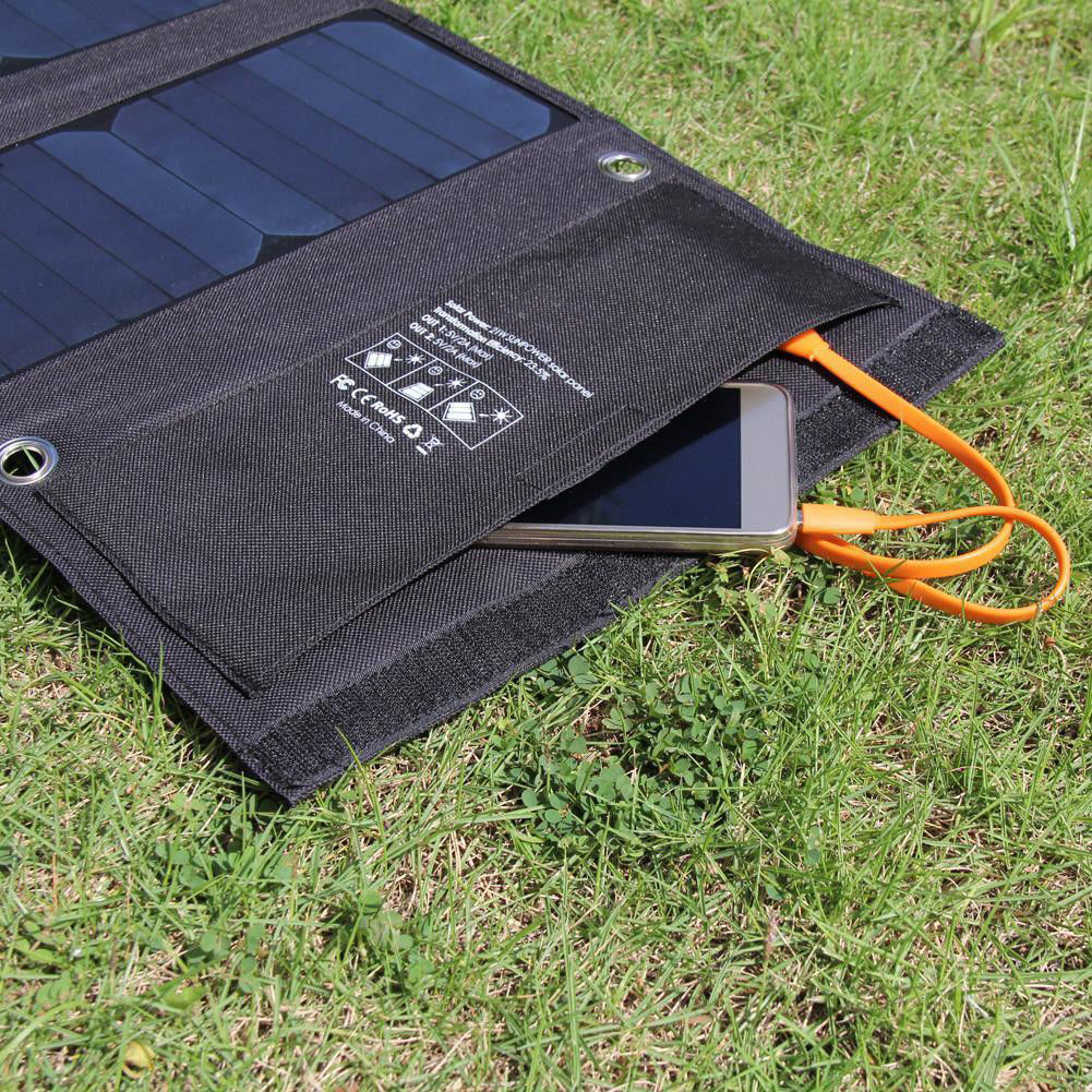 新品 ソーラー充電器 太陽光充電パネル 28W 防災グッズ キャンプ 大容量 高機能 ソーラーバッテリー ソーラーチャージャー 太陽光発電_画像3