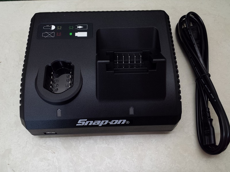 NEW Snap-on™ 14.4 V 18 V  Dual bay CHARGER CTC131 Cut down Downtime 