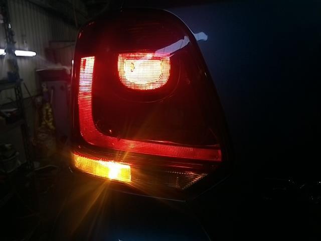  Volkswagen Polo DBA-6RCPT оригинальный задний фонарь левый LED 6R0945095AC рабочее состояние подтверждено (VW/ свет / линзы 