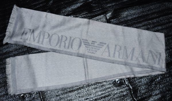 #★エンポリオアルマーニ★お洒落なEMPORIO ARMANIデカロゴ★上品なグレー上品さと相まって大人っぽさと洗練さが際立つ一枚_画像1