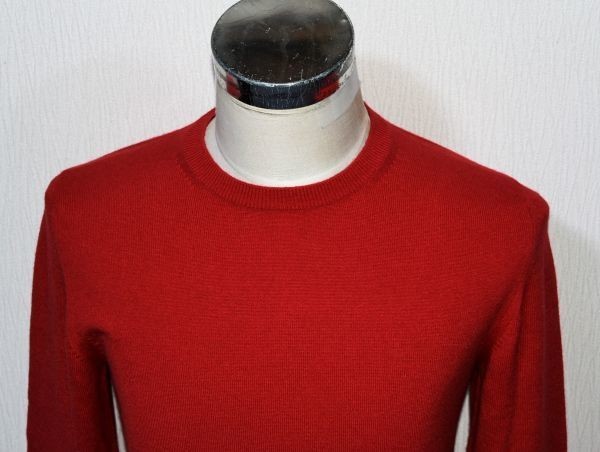 * Gucci * Logo embroidery . stylish * person ... attaching .. goods ... texture (fabric) . wonderful red color group cashmere 100%. having feeling of luxury sweater S/M