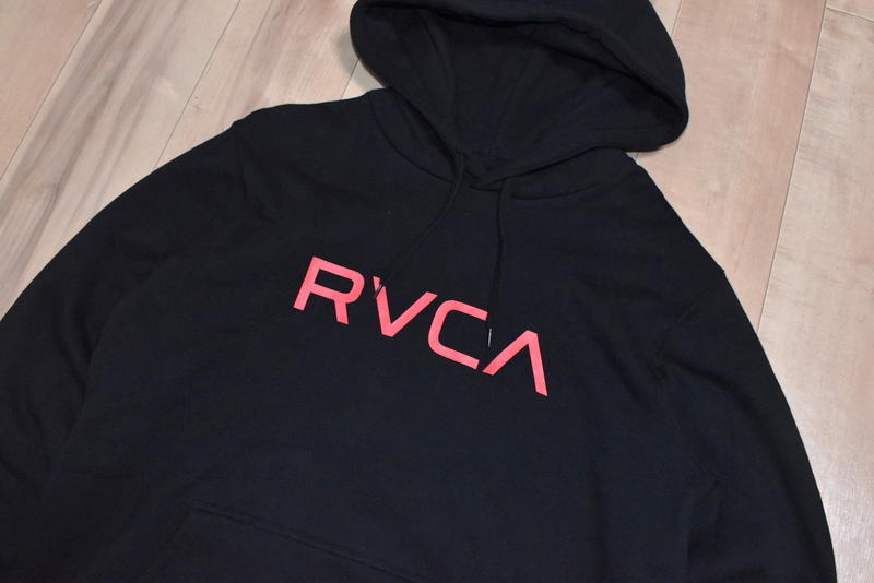 【即決】新品 RVCA ルーカ ロゴ ビッグパーカー M AJ042-012 裏起毛_画像3