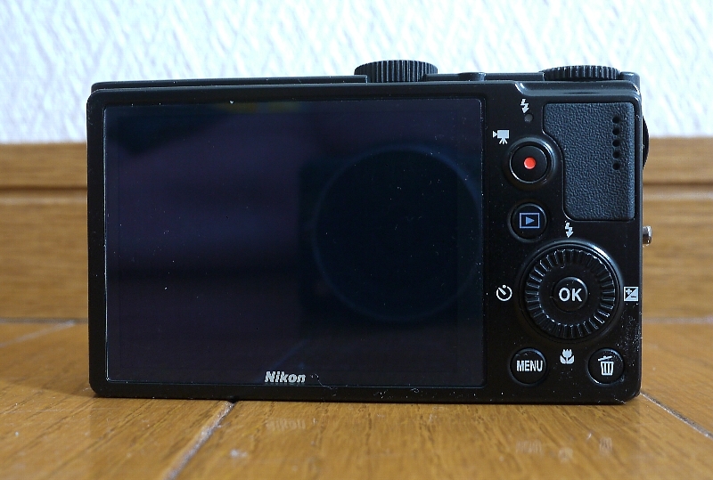 NIKON ニコンP300　本体・バッテリー・充電器・取説・元箱_画像4