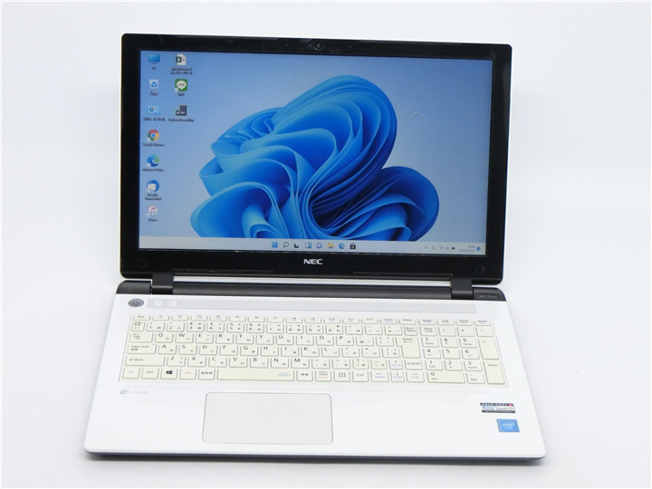 素晴らしい品質 Win11/カメラ内蔵/中古/15.6型/ノートPC/新品SSD256