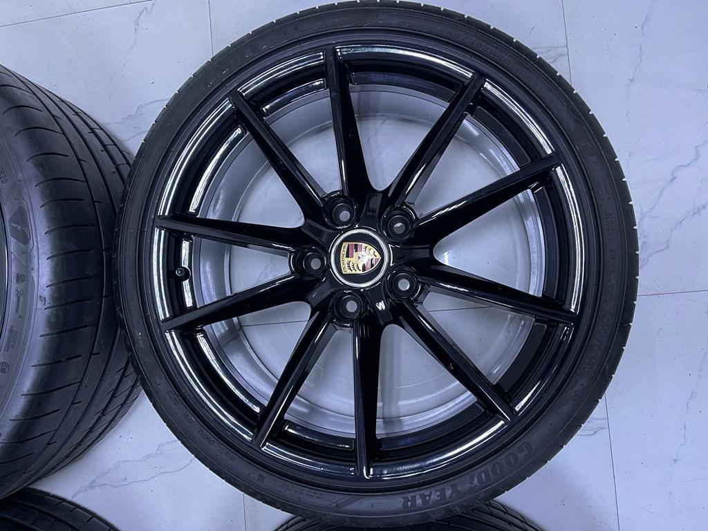 ★人気 希少★ポルシェ 992 カレラ4S 純正 Porsche carrera 21/20 Inch Goodyear Porsche 911 991_画像3