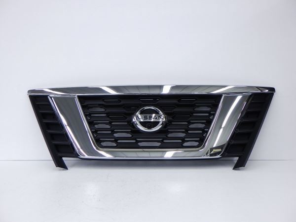 E02778 NV350キャラバン E26 後期 フロントグリル メッキ 標準ボディー
