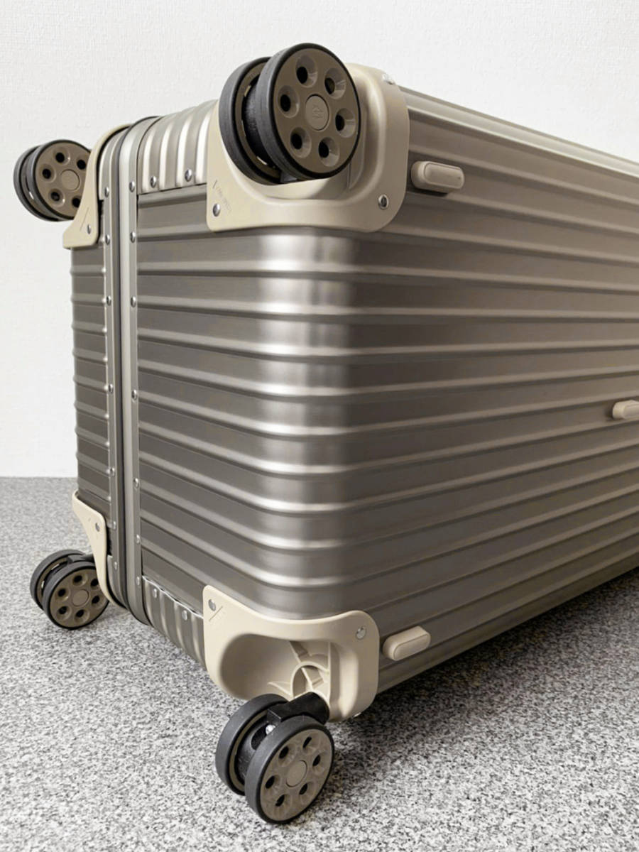 RIMOWA ORIGINAL TRUNK PLUS リモワ オリジナル トランク プラス RIMOWA ORIGINAL TRUNK PLUS リモワ オリジナル トランク プラス