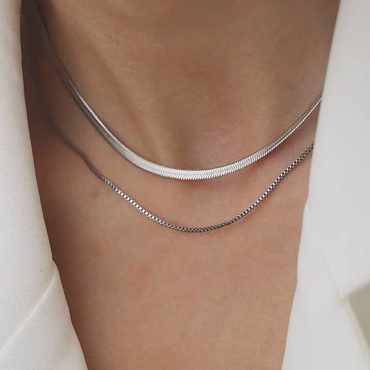 Paypayフリマ 人気 レイヤードスネークネックレス シルバー 韓国 Zara くすみ シンプル Silver 2連 メンズにも Paypayフリマ 人気 レイヤードスネークネックレス シルバー 韓国 Zara くすみ シンプル Silver 2連 メンズにも