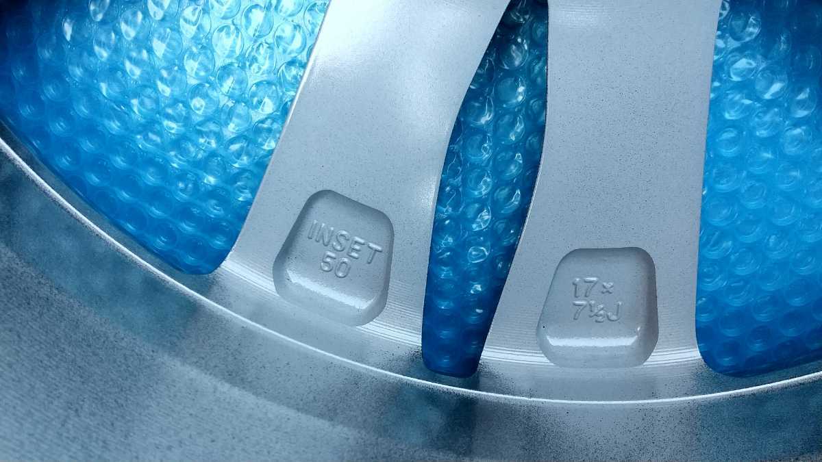 最大55%OFFクーポン 納車前外し トヨタ カローラツーリング HYBRID W×B
