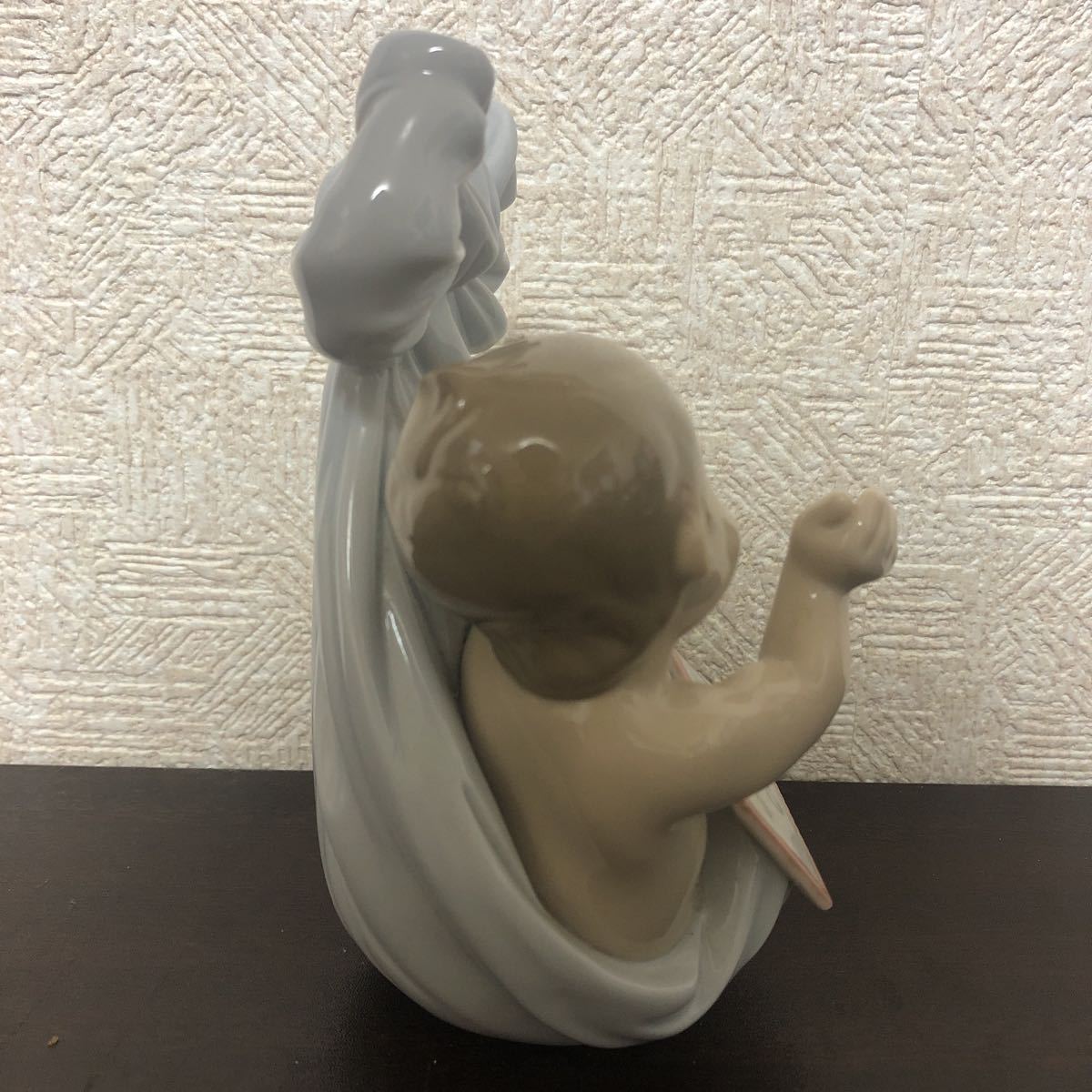 k03 【1円〜】リヤドロ LLADRO 陶器人形 赤ちゃん ベッド リボン _画像5