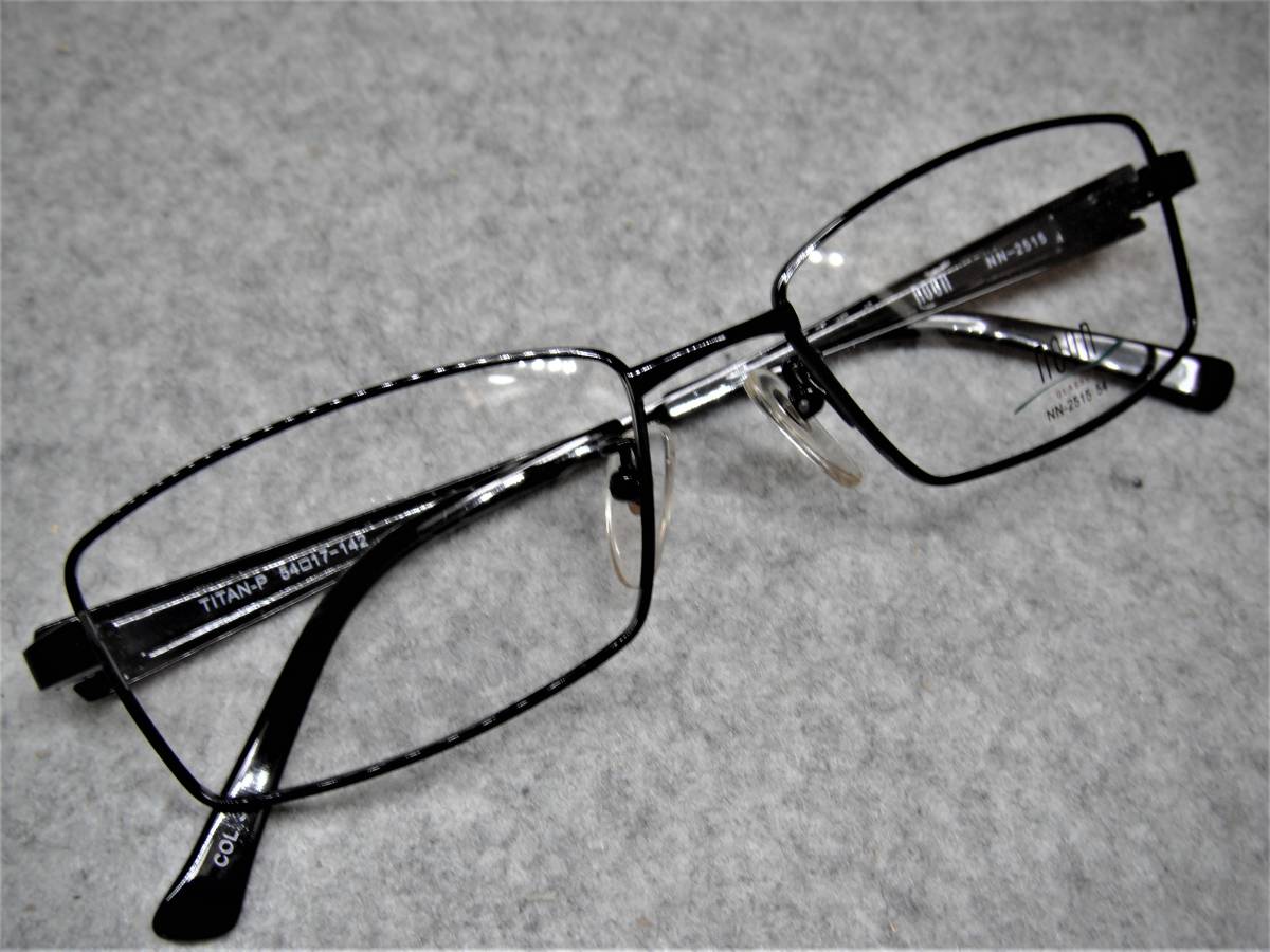 NOON チタン・βチタンの軽量弾性素材　ヌーン眼鏡フレーム（新品・展示品）