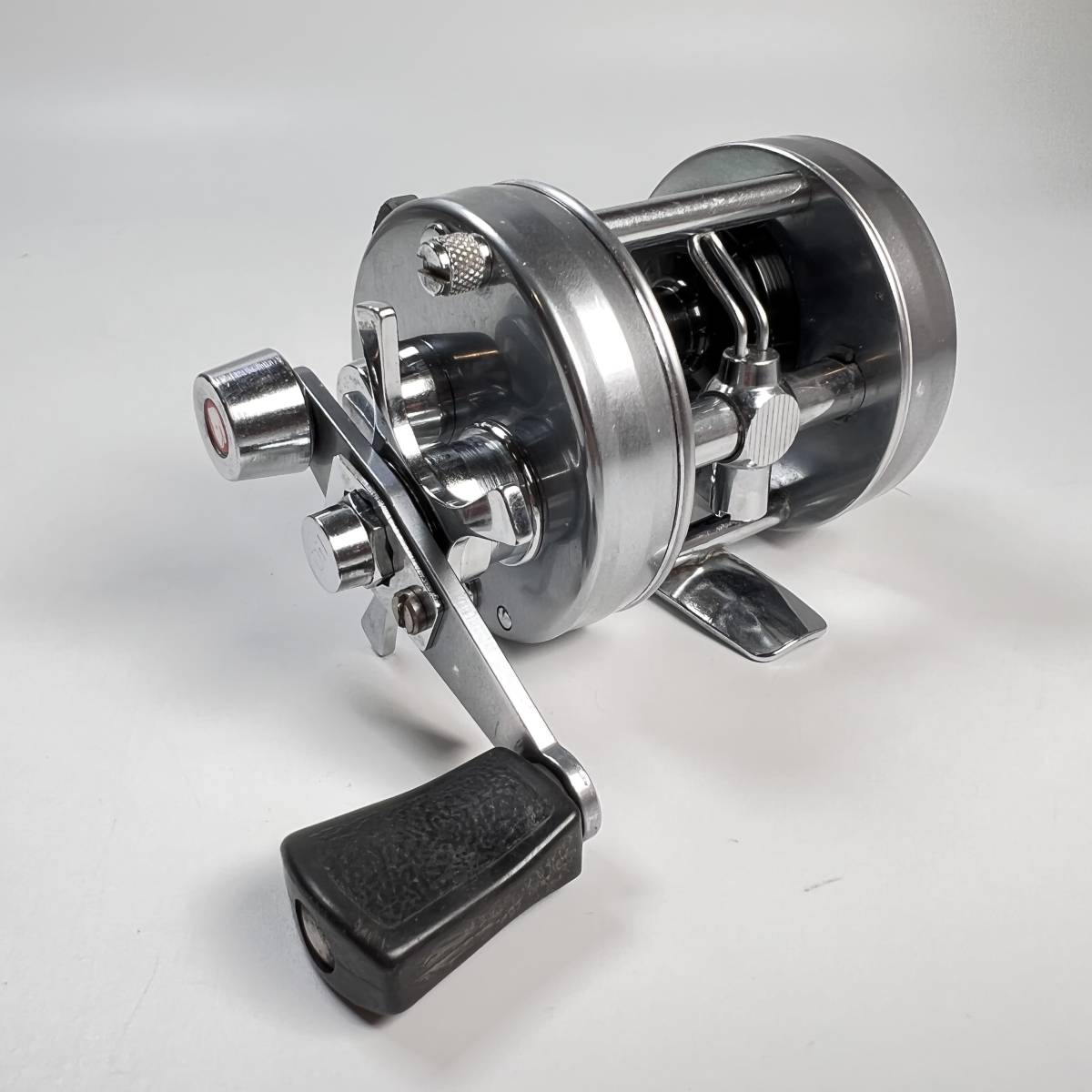 76】2500C アンバサダー ABU Garcia Ambassadeur オールド シルバー