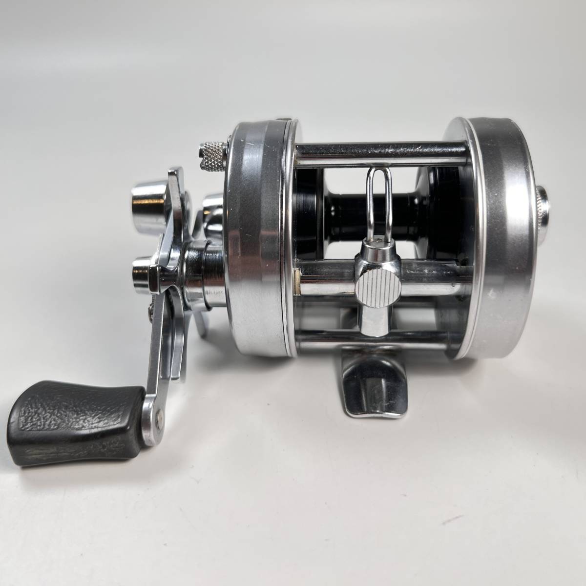 76】2500C アンバサダー ABU Garcia Ambassadeur オールド シルバー