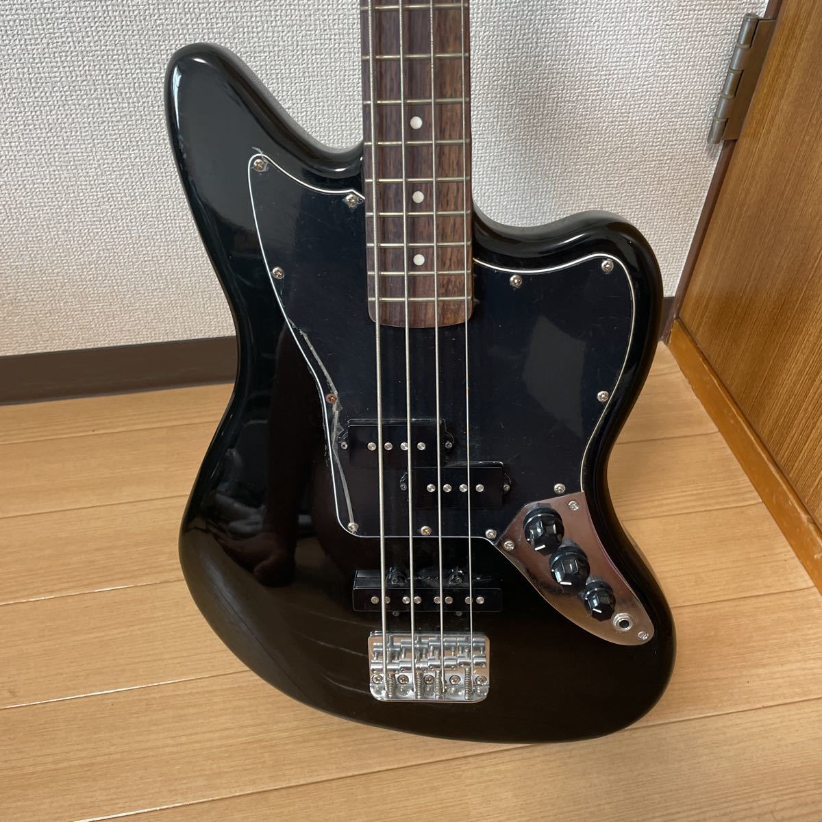 Squier by Fender JAGUAR BASSsk wire electric bass present condition goods 