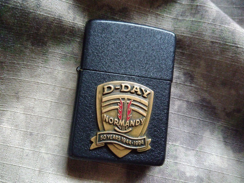 【中古・レア品】ZIPPO ジッポー D-DAY ノルマンディ 50周年記念 1944-1994 LIMITED EDITION 第二次世界大戦 ブラッククラックル仕様_画像1