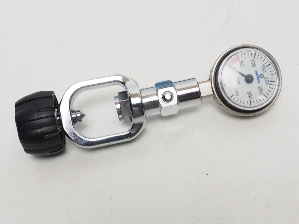 5775円 新品 展示品 AQUALUNG APEKS アクアラング 検圧計 タンク 5775円 新品 展示品 AQUALUNG APEKS アクアラング 検圧計 タンク