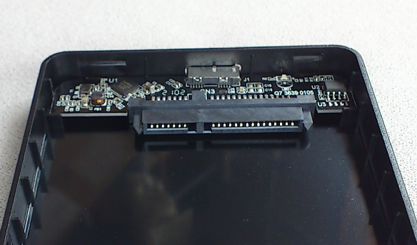 HDD外付けケース　黒　2.5インチ用　USB3.0　SATA　シリコン保護カバー付き