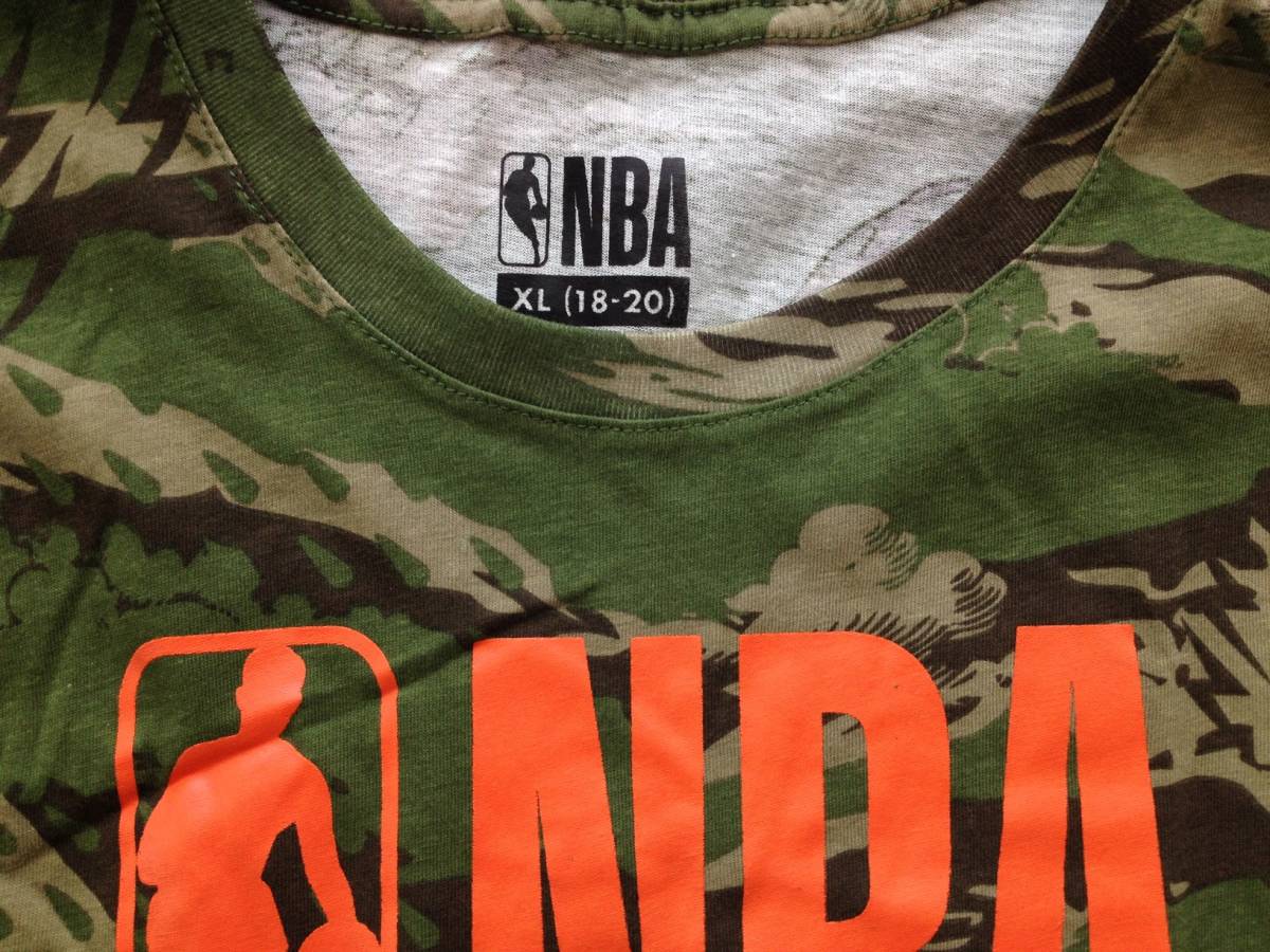 【既決USA】NBA BASKETBALL★ バスケットボール@完売胸元&両袖【NBA】ロゴ入半袖Tシャツ【NBA Worldwide Logo Graphic Camo Tee】迷彩柄@#S_画像5