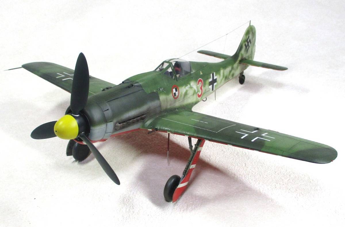 ドイツ空軍 　フォッケウルフ　ＦＷ１９０Ｄ－９　ＪＶ４４ RED3　ハセガワ1/３２完成品