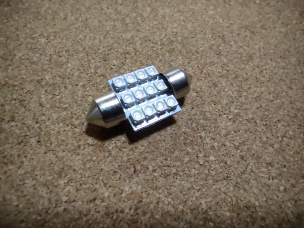 送料無料：31mm 3528 12連 汎用ルームランプ ブルー4個 12v用