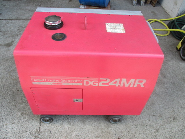 営業所止め】品 新ダイワ ディーゼルエンジン発電機 DG24MR 営業所止め】品 新ダイワ ディーゼルエンジン発電機 DG24MR
