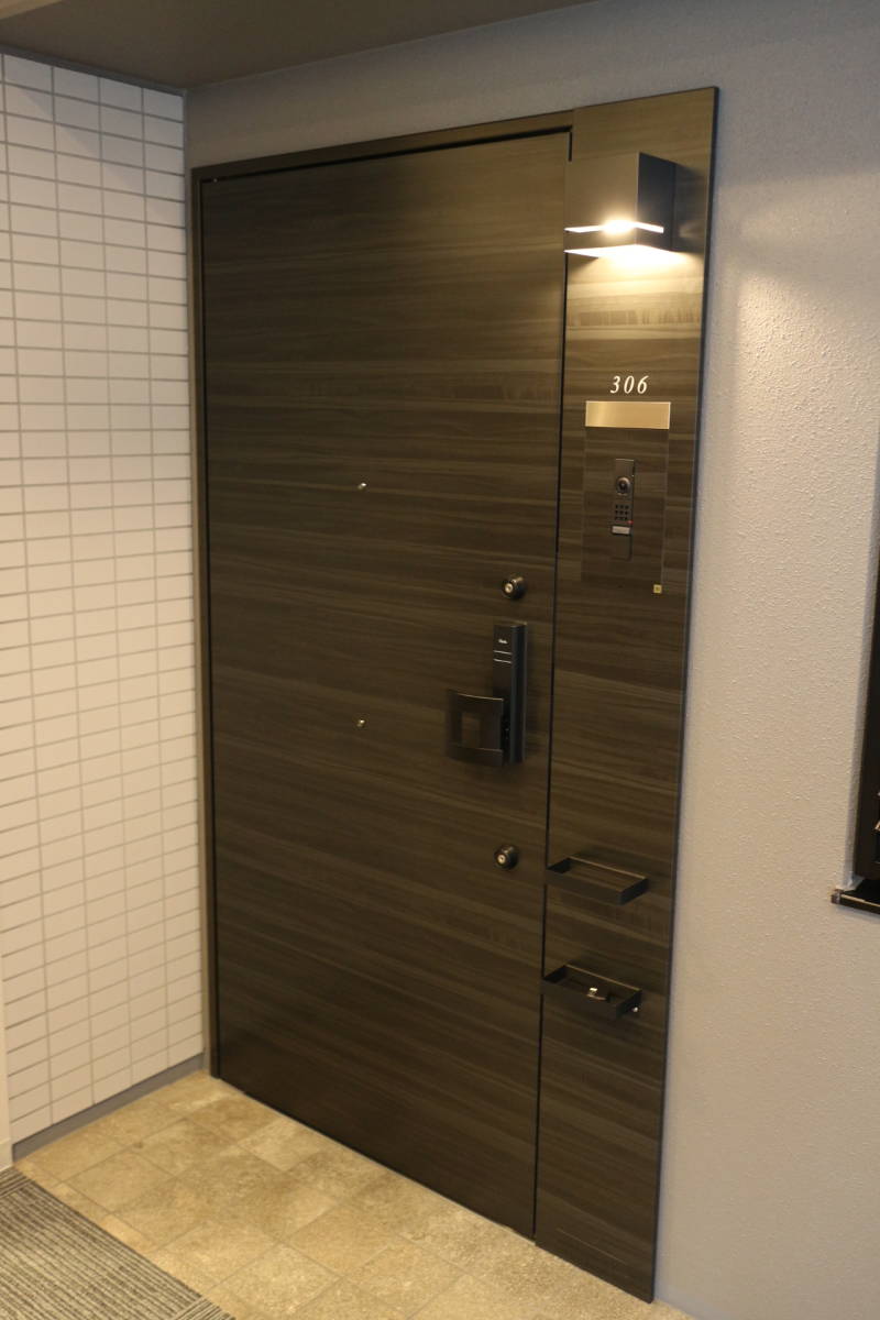 FB-8 モデルルーム展示品 日本フネン 玄関ドア 枠・鍵・インターホン付き