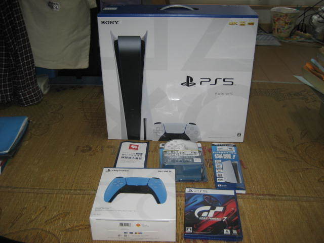 ＜送料無料＞新品未使用【最新型】PlayStation5 PS5本体 ディスクドライブ搭載モデル(CFI-1100A01) ３年保証書添付レシート付き プレステ5 _画像1