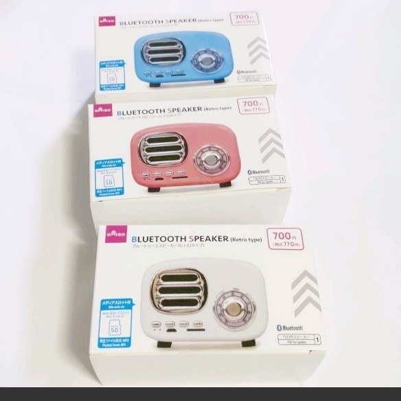 【大人気】【極美品】Bluetooth Speaker Retro Types DAISO品薄商品　ブルー　ピンク　ホワイト
