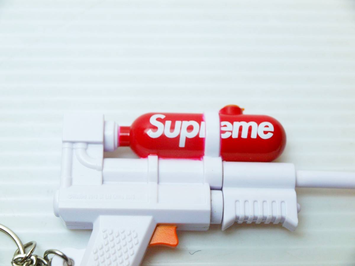 Supreme シュプリーム Super Soaker 50 Water Blaster Keychain 2019SS