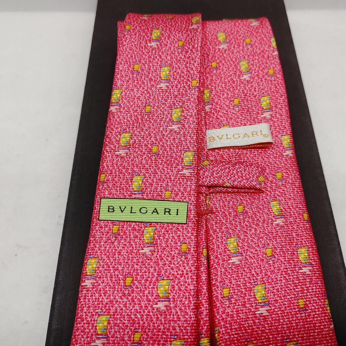 未使用品 BVLGARI ブルガリ ネクタイ セッテピエゲ ヨット柄 シルク100％ ピンク イタリア製 タグ付き 大判 箱入り _画像6