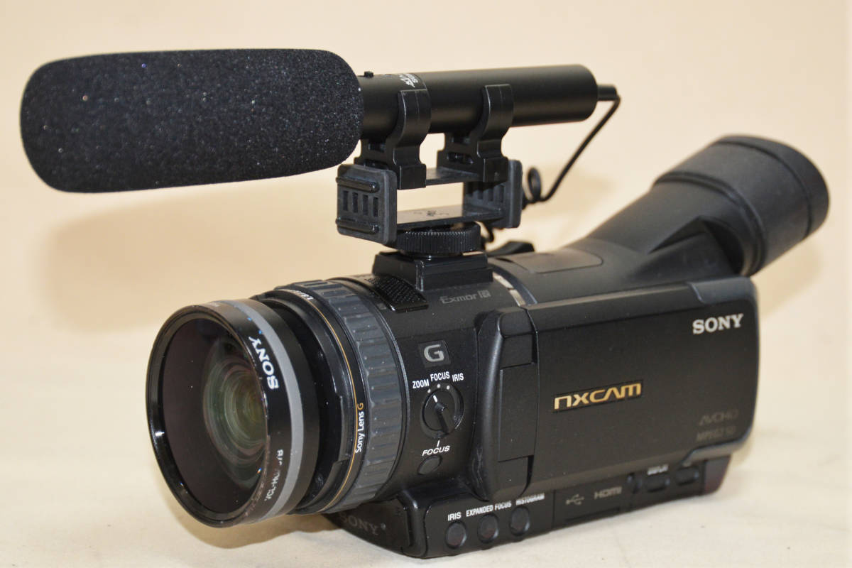 SONY業務用小型・軽量ハイビションビデオカメラHXR-NX70Jと付属品一式_ワイコンを装着