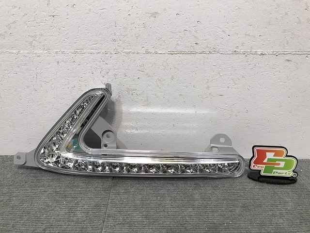新品 アクア/AQUA/G\'s/GRスポーツ/NHP10 純正 左フォグランプ/デイライト/イルミネーションランプ LED STANLEY W1984 8122A-WY020 (120655)