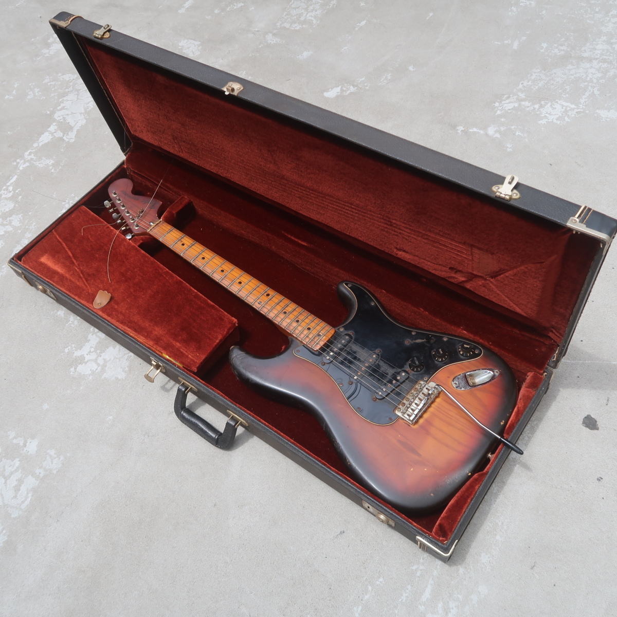 Q07990【発送可!ハードケース付き 】Fender USA STRATOCASTER フェンダー ストラトキャスター 1978~1979年製 S921223_画像1
