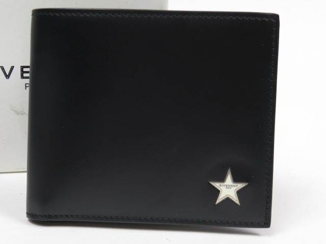38579☆ GIVENCHY ジバンシィ 未使用 人気 二つ折り財布 レザー