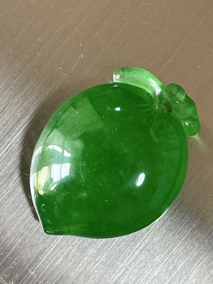  natural .. ice JadaToys ito.. shape ... pendant beautiful green color weight 61.5ct