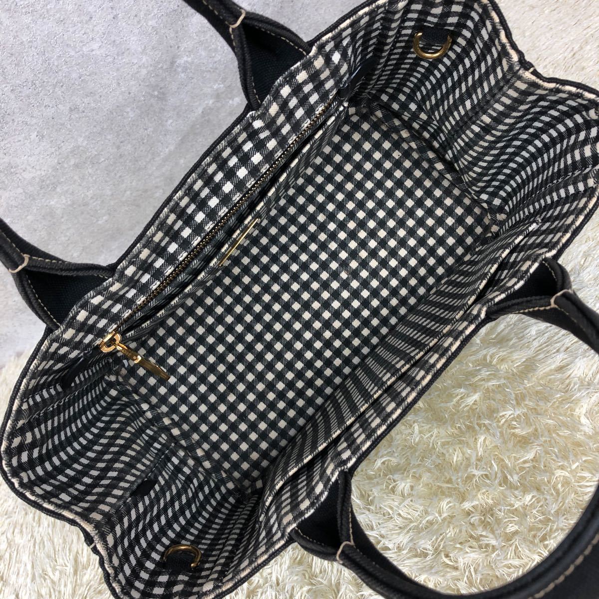 プラダ PRADA カナパ 裏地ギンガムチェック ブラック 黒色 プラダ PRADA カナパ 裏地ギンガムチェック ブラック 黒色