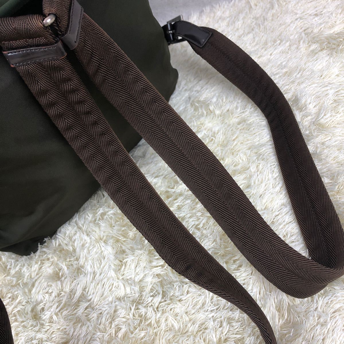 PRADA プラダ ナイロンリュックサック バックパック カーキ色 PRADA プラダ ナイロンリュックサック バックパック カーキ色