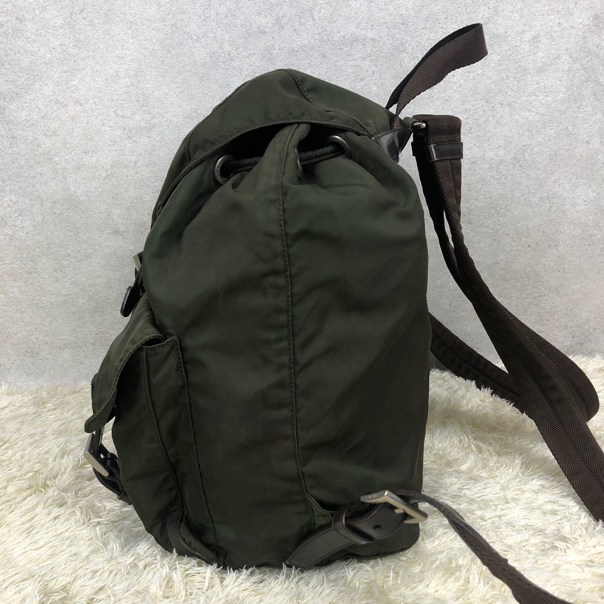PRADA プラダ ナイロンリュックサック バックパック カーキ色 PRADA プラダ ナイロンリュックサック バックパック カーキ色